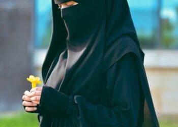 لڑکی ہے تو گلا کاٹ دیں کیا