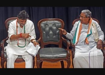 کرناٹک میں قیادت کی خاموش جنگ 