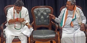 کرناٹک میں قیادت کی خاموش جنگ 