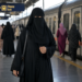 اف! یہ بے حجاب برقعے والیاں!
